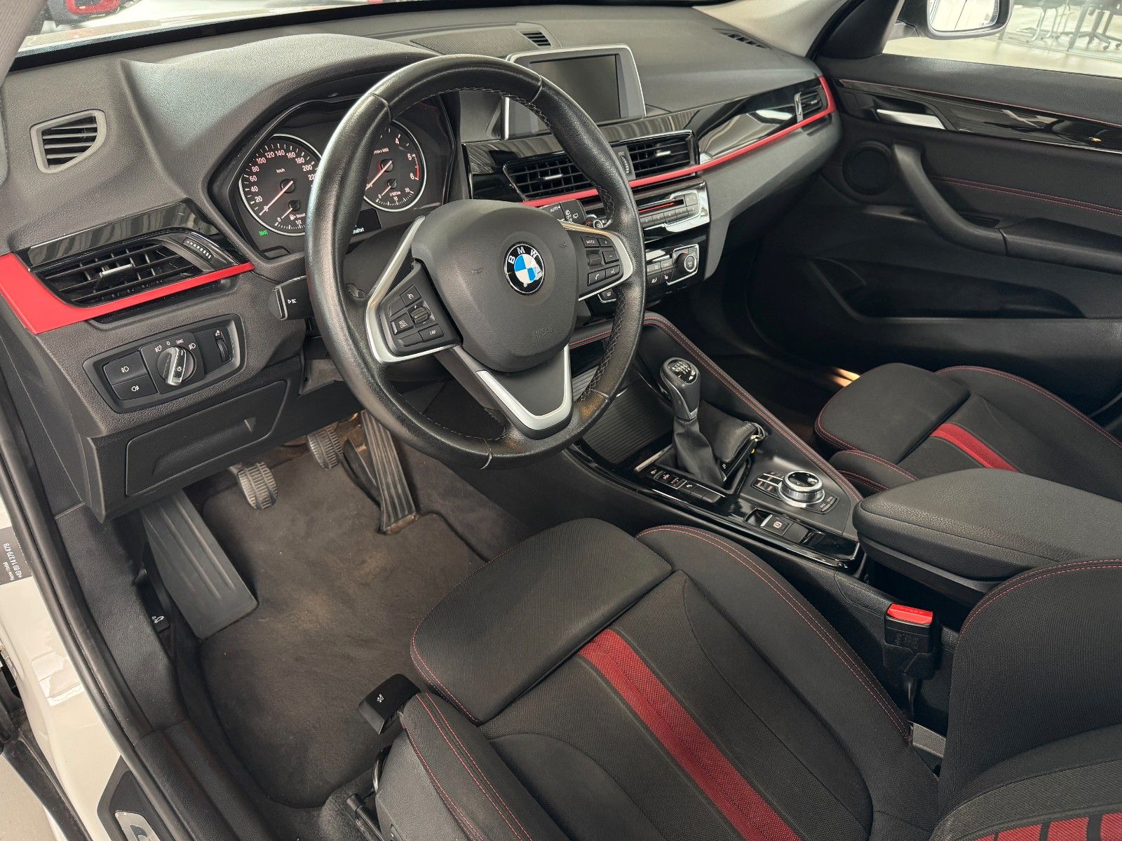 Fahrzeugabbildung BMW X1 18d S Drive Sport Line   "Business-Paket PDC"