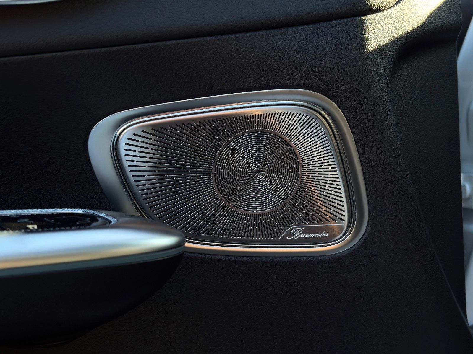 Fahrzeugabbildung Mercedes-Benz GLC 200 4M AMG + Pano Standhzg Burmester ACC AHK