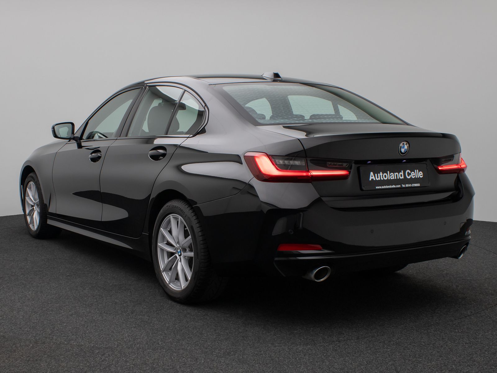 Fahrzeugabbildung BMW 318i DAB PDC Widscreen Geschwindigkeitsreg LED