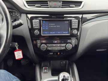 Nissan Qashqai Acenta 1.2 DIG-T °Navi°RFK°PDC°AAC°SHZ°