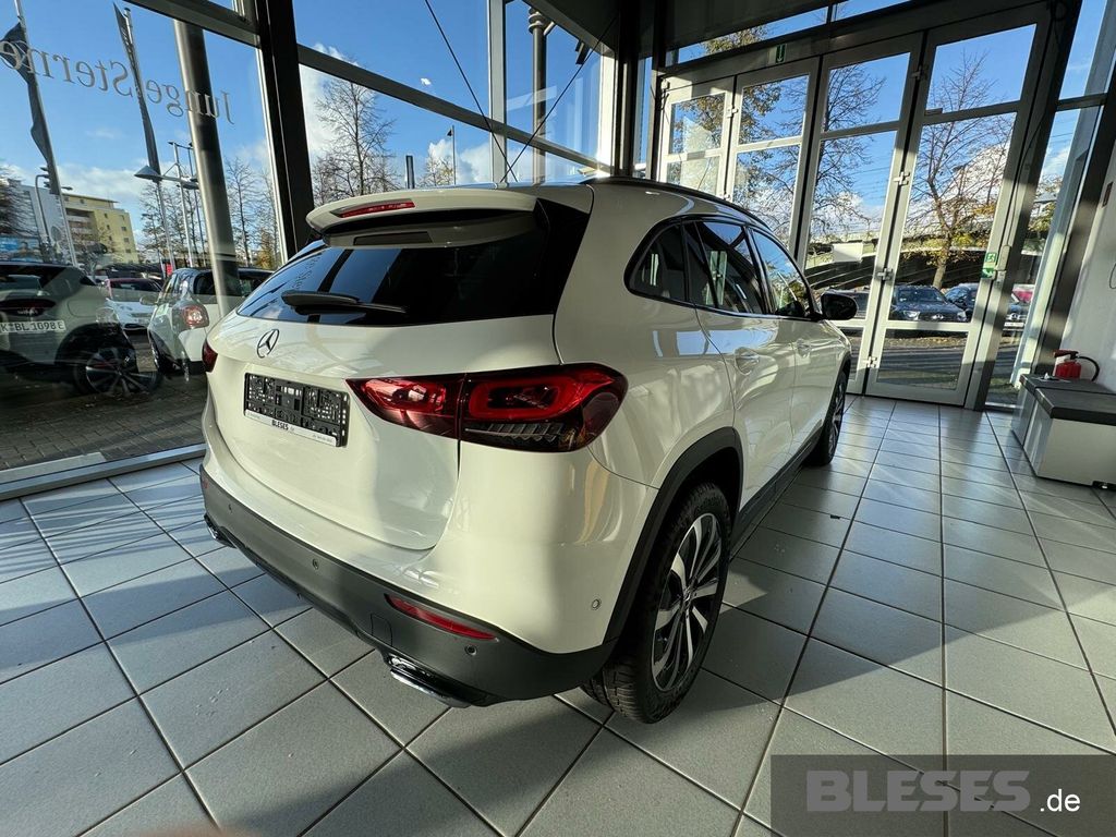 MERCEDES-BENZ GLA 180 – Bild 5