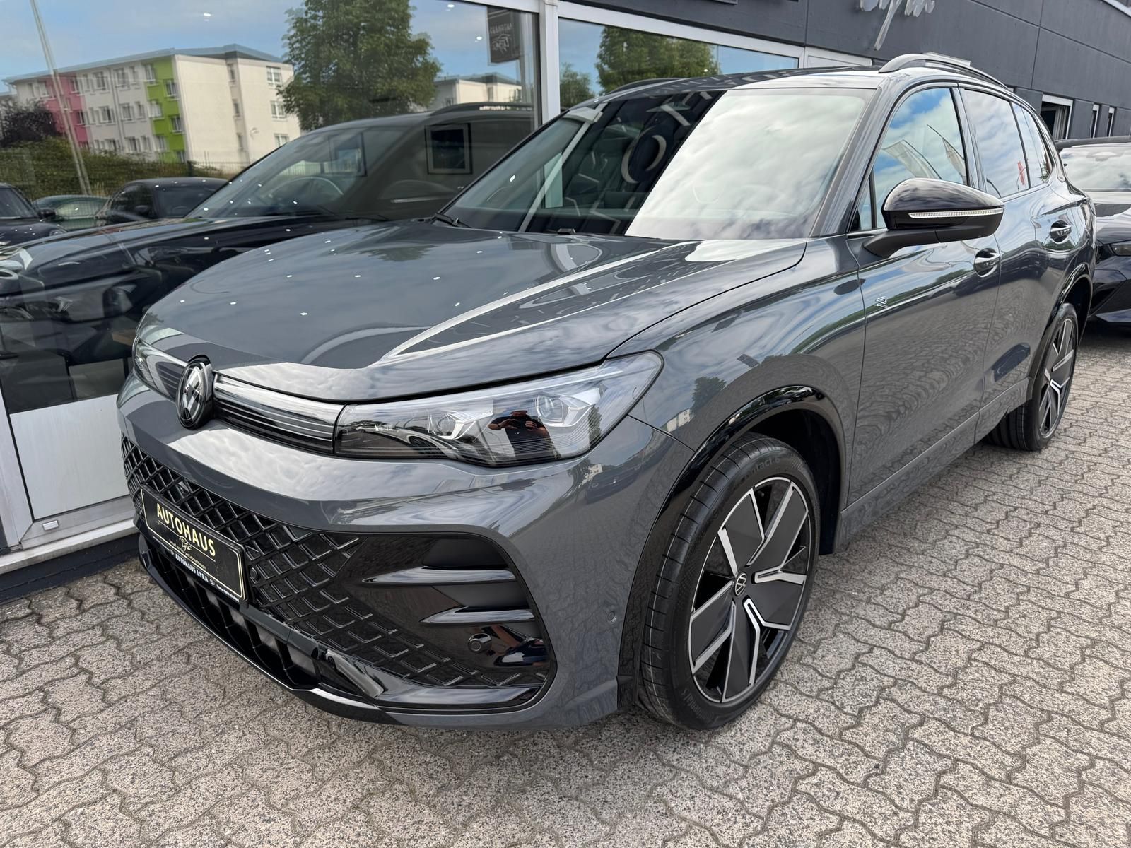 Volkswagen Tiguan 2.0 TSI 4M R-Line*MATRIX*PANO*360°KAM*H&K imagem 3
