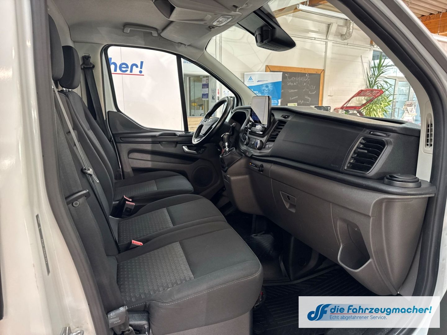 Fahrzeugabbildung Ford Transit Custom Werkstatt 340 L2 Trend Navi Apple