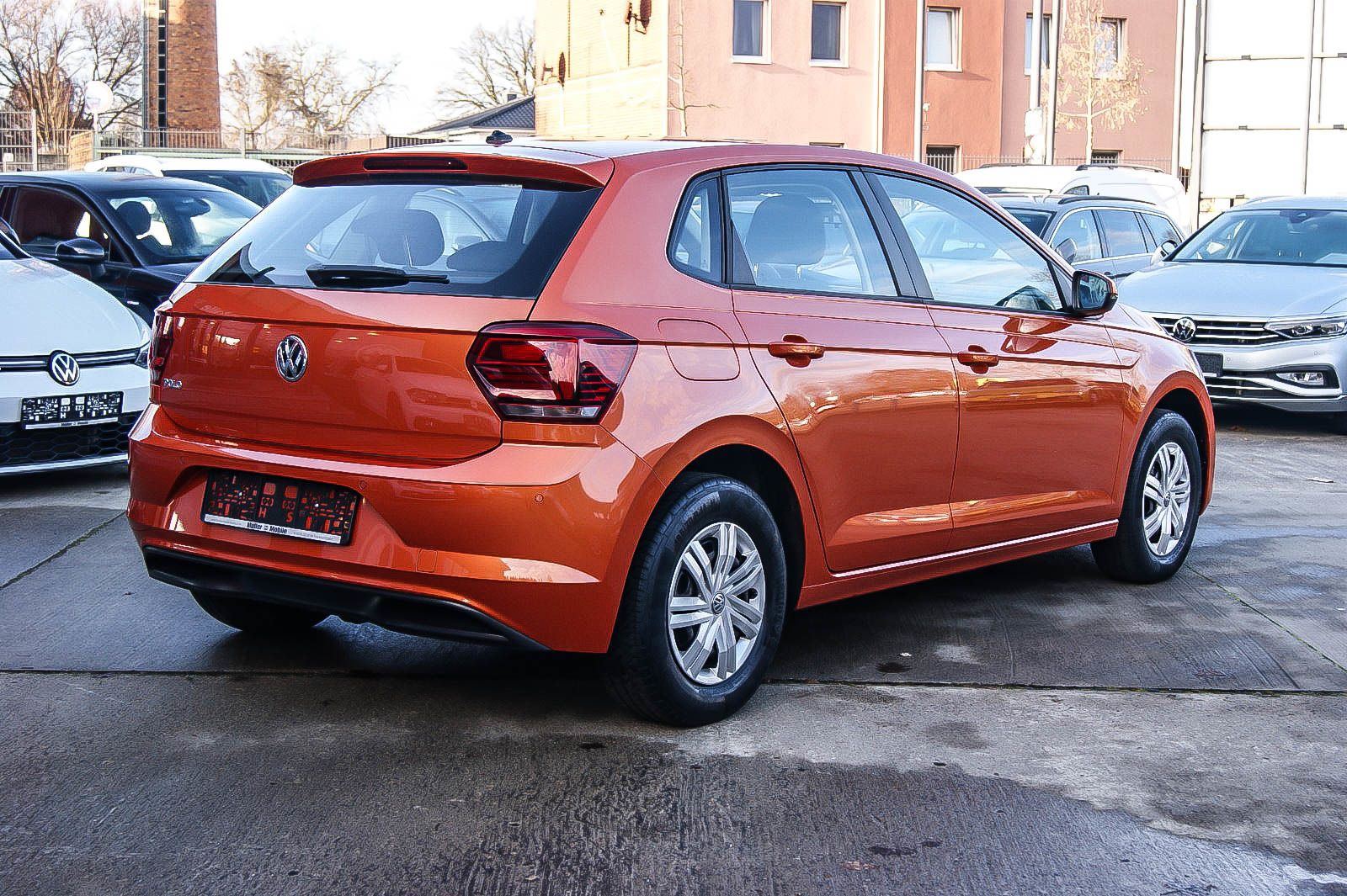 Fahrzeugabbildung Volkswagen Polo VI Trend 1.0 BMT ENERGETIC-ORANGE PDC KLIMA