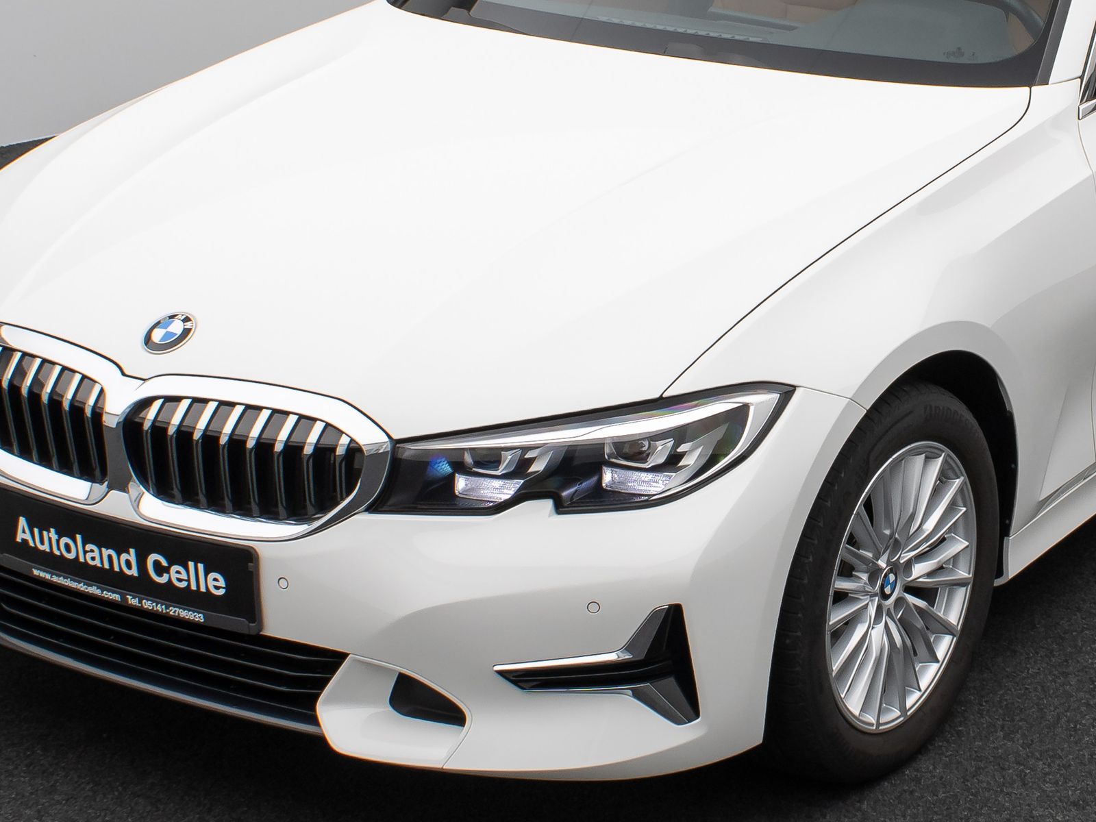 Fahrzeugabbildung BMW 320d  Luxury Line DAB HiFi PDC LED Alarm Sport