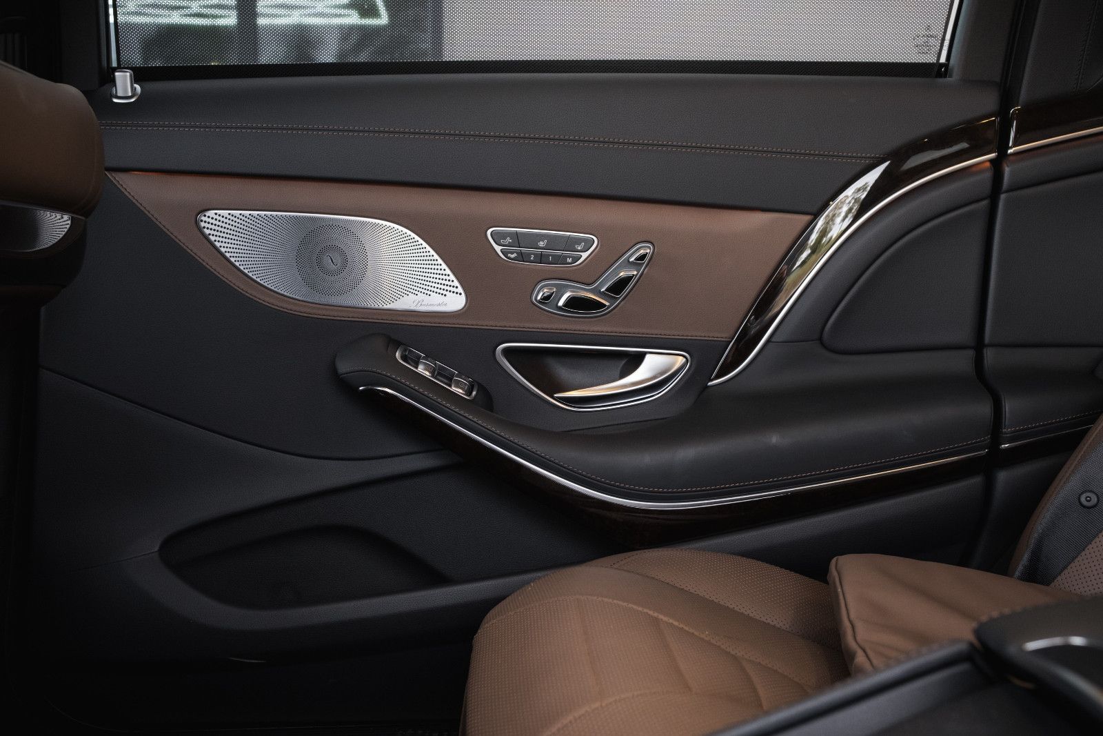 Fahrzeugabbildung Mercedes-Benz S 560 S  Maybach 4Matic-Park-Paket-Burmester