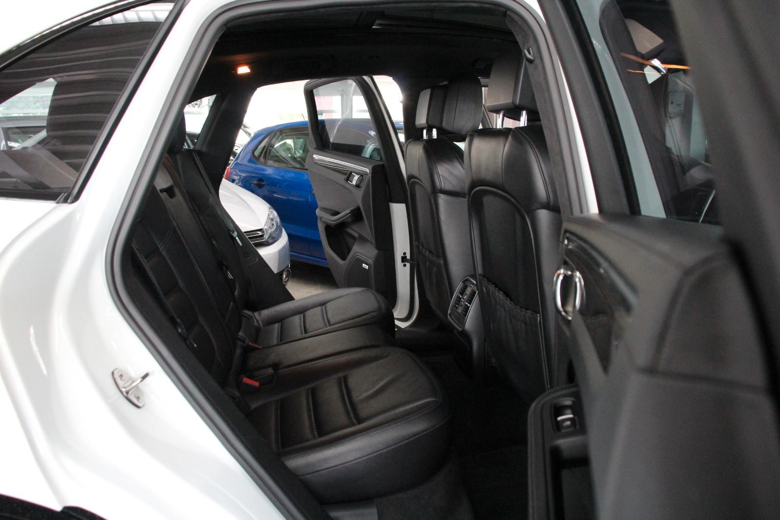 Porsche Macan Turbo *BOSE/Pano/Sitzbelüftung*