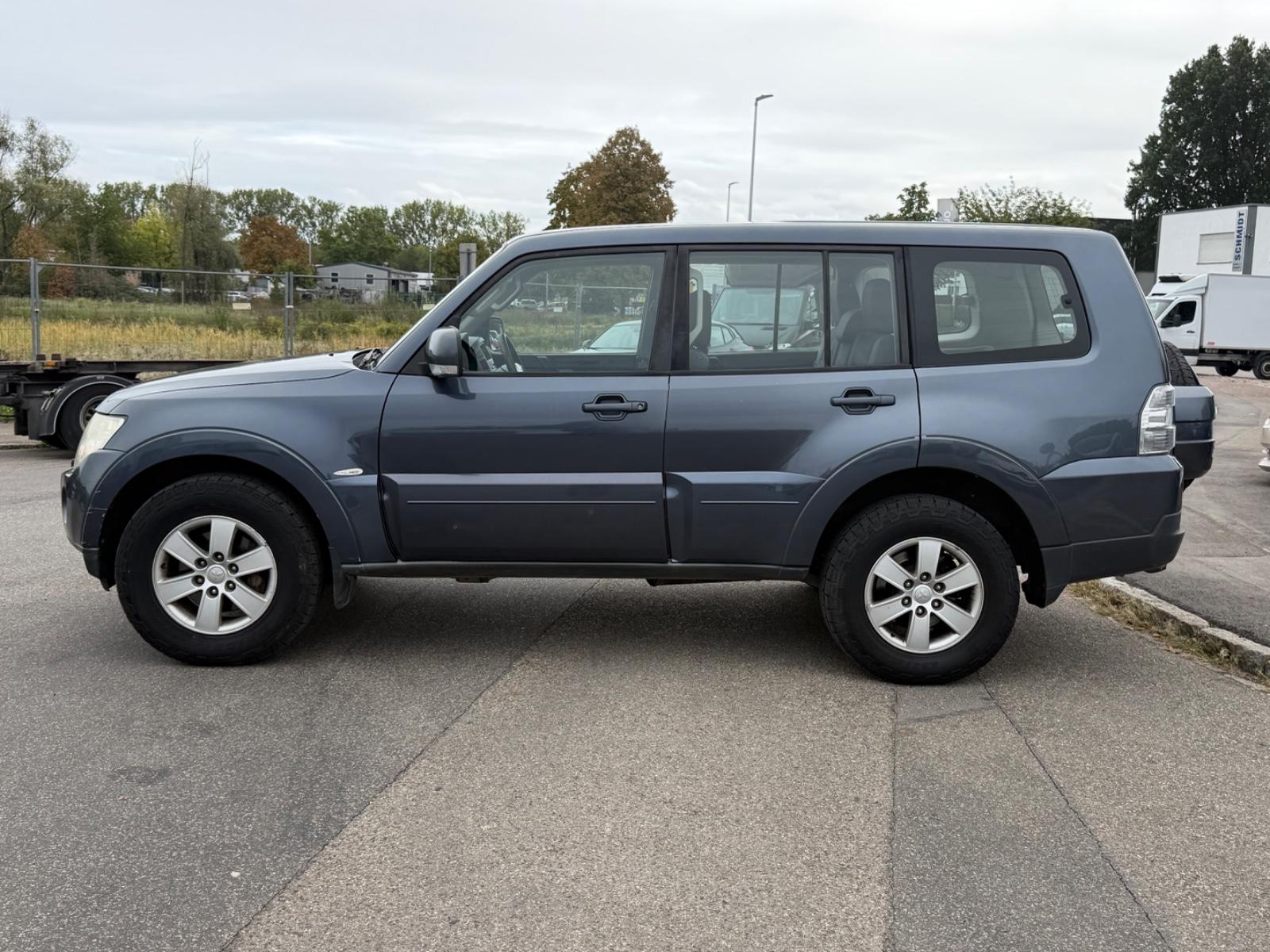 MITSUBISHI PAJERO 3.2 DI-D 160CH - INVITE - BVM - ATTELAGE - CT NEUF - HISTORIQUE ENTRETIEN COMPLET - 1ERE MAIN