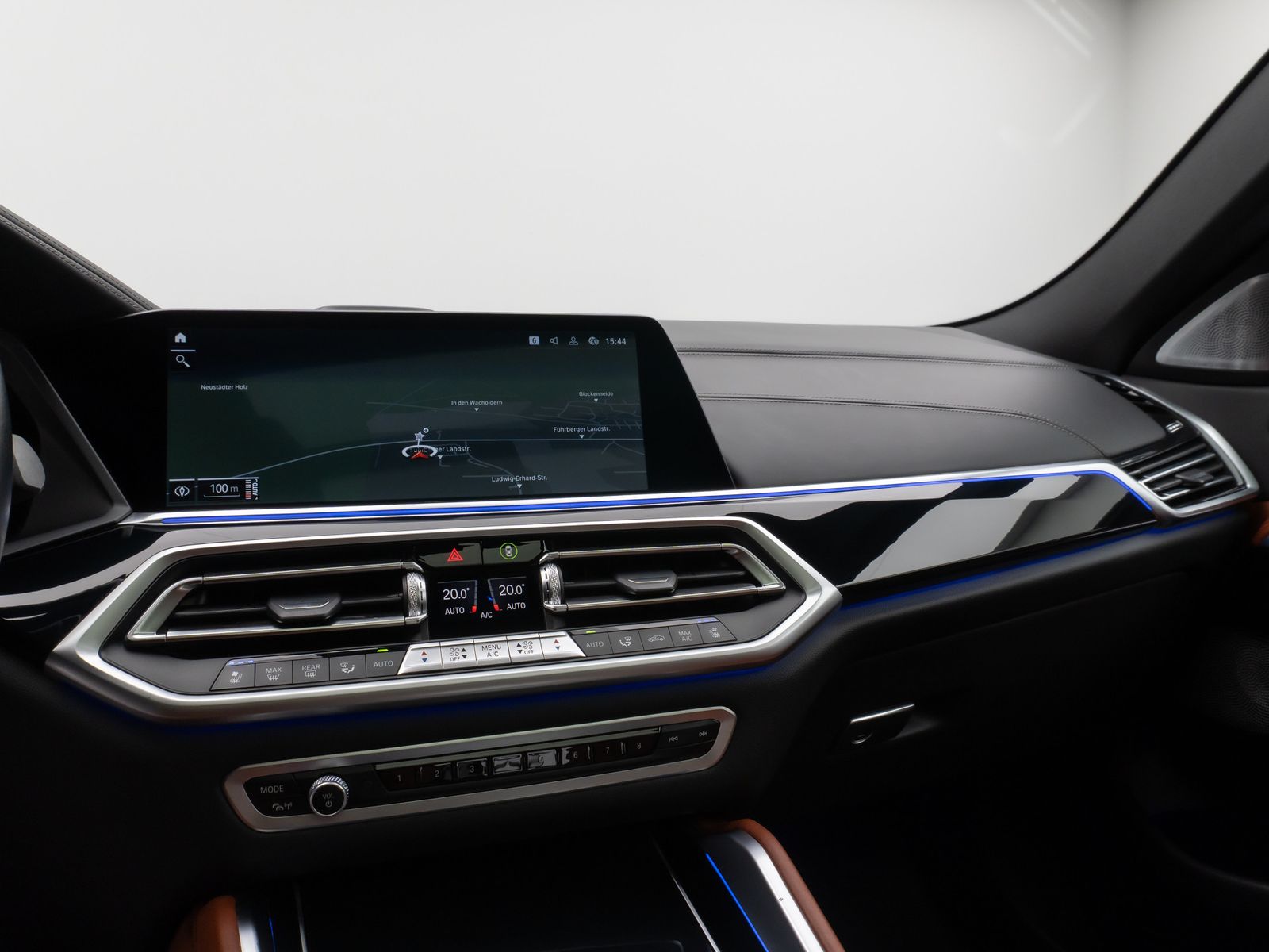 Fahrzeugabbildung BMW X6 M50i Panorama360°Laser Massage HUD B&W 22Zoll