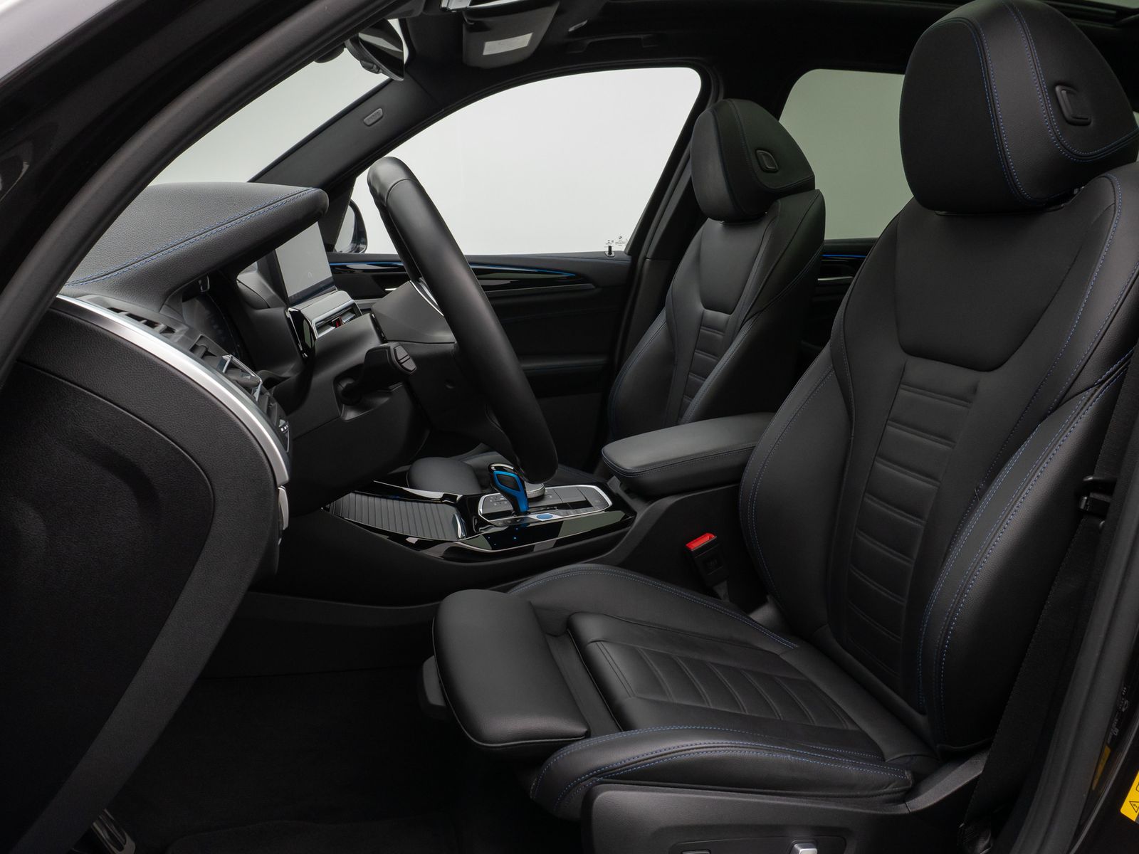 Fahrzeugabbildung BMW iX3 Impressive M Sport Panorama 360°HUD DAB H/K