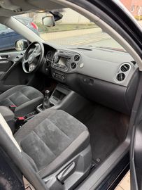 Volkswagen Tiguan - 6