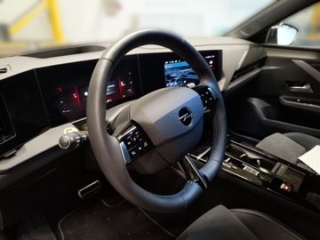 Fotografie 8 des Opel Astra 5-trg. Ultimate Automatik Schiebedach AHK