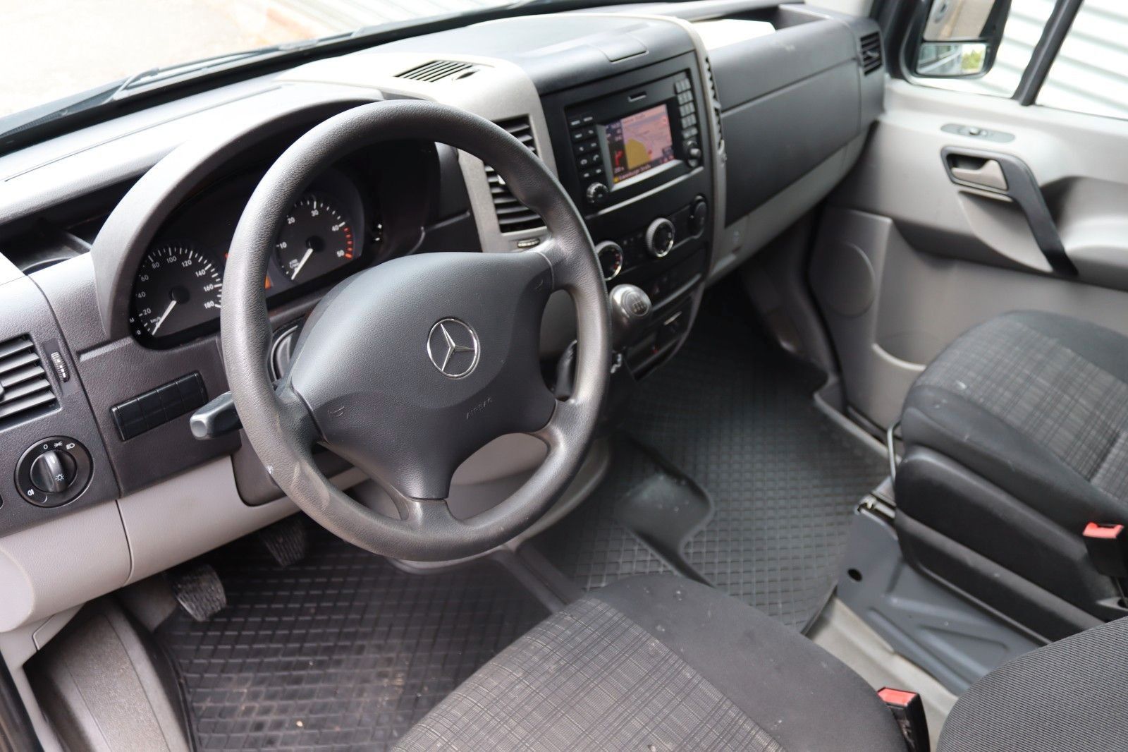 Fahrzeugabbildung Mercedes-Benz Sprinter II 316 CDI MAXI MIXTO KLIMA NAV AHK EU6