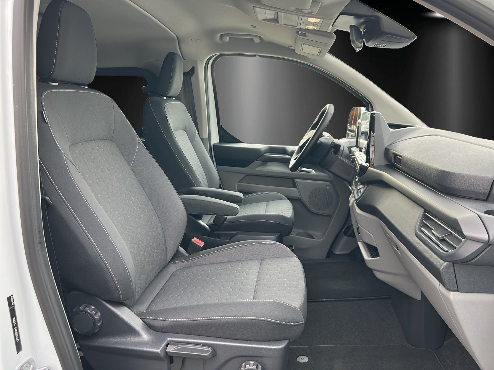 Fahrzeugabbildung Ford Tourneo Custom L2 Titanium Aut./LED/AHK/KAMERA/