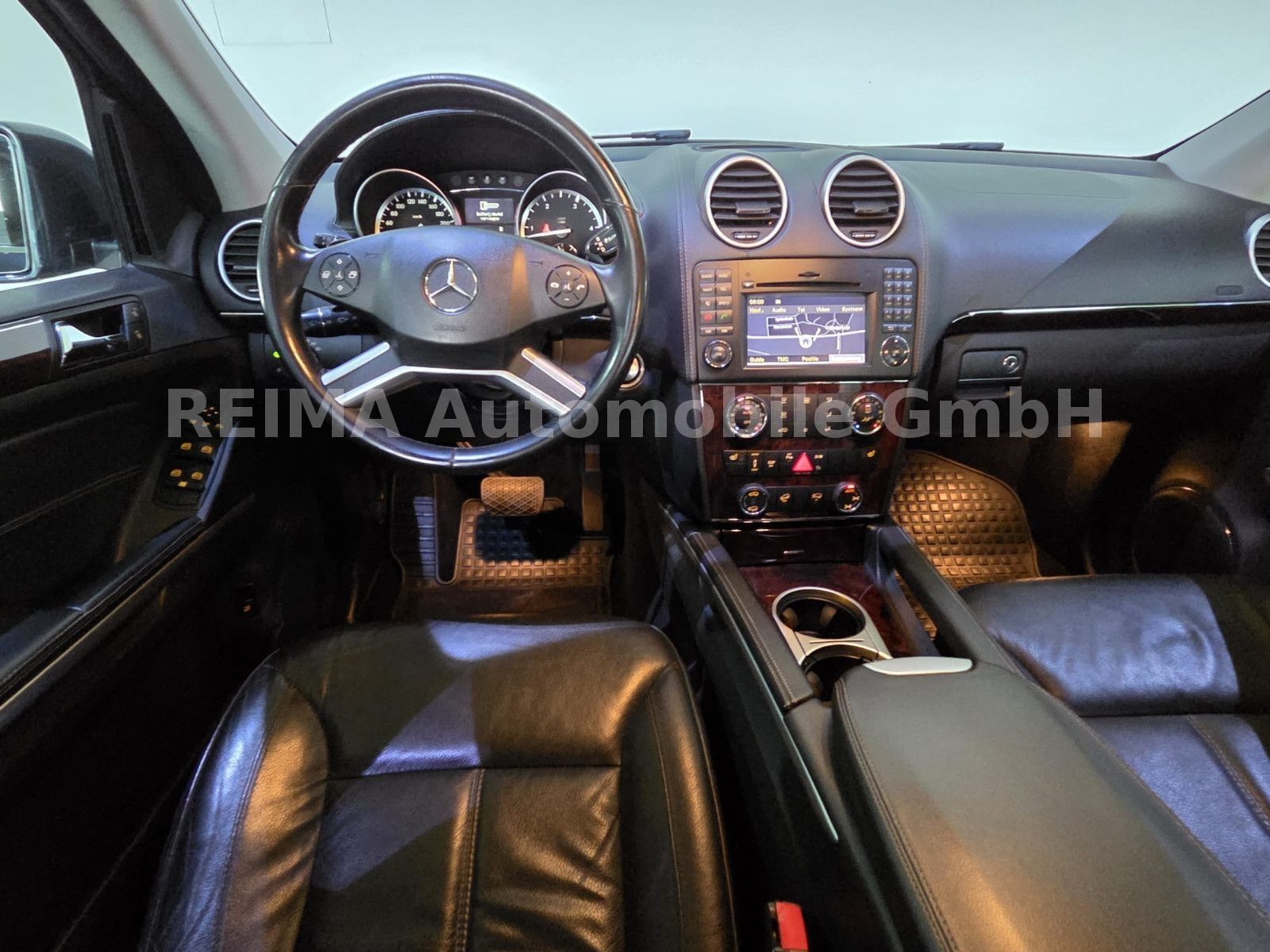 Fahrzeugabbildung Mercedes-Benz GL 350 BlueTec 4Matic, 7 Sitzer, Leder, AHK