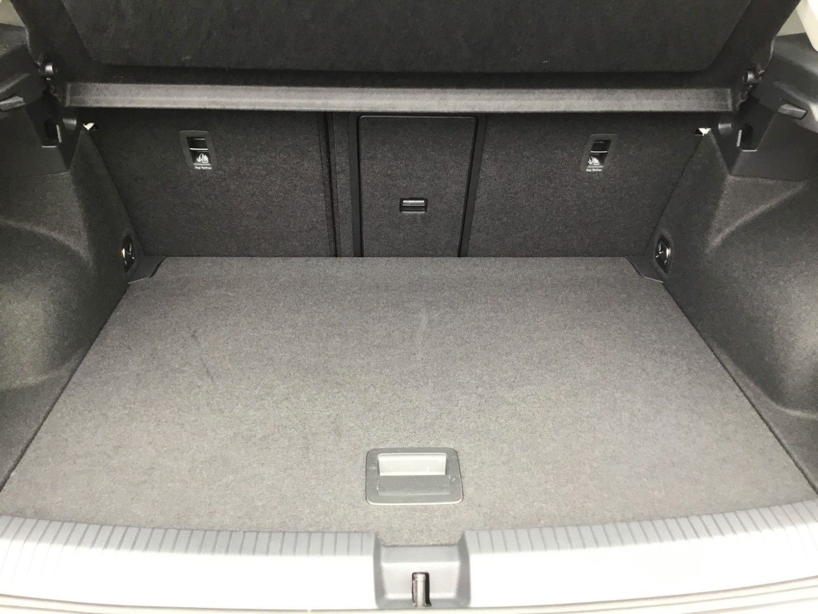 Fahrzeugabbildung Volkswagen T-Roc 2.0 TDI DSG Style+LED+AHK+ACC+Kamera