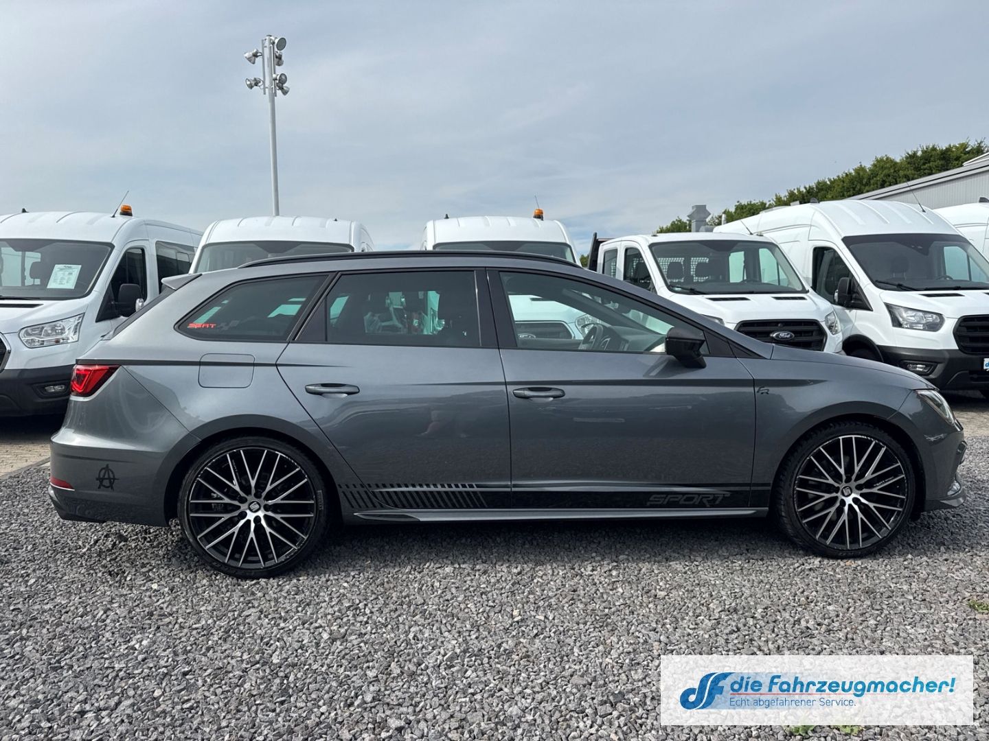 Fahrzeugabbildung SEAT Leon ST FR 2.0 TDI Sportpaket Navi  Soundsystem