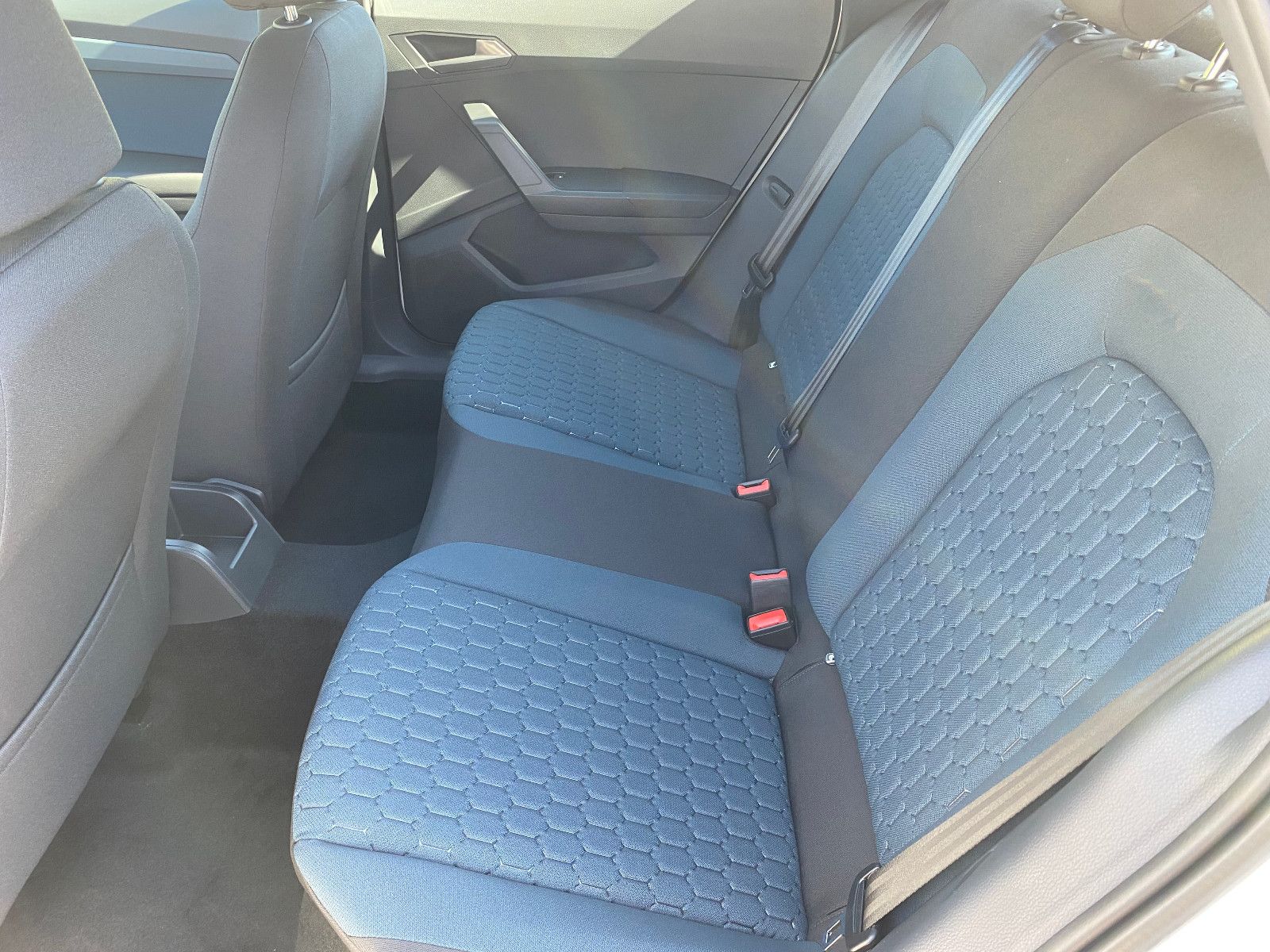 Fahrzeugabbildung SEAT Arona 1.0 TSI  NEW Style *SHZ *AHZV Vorber.