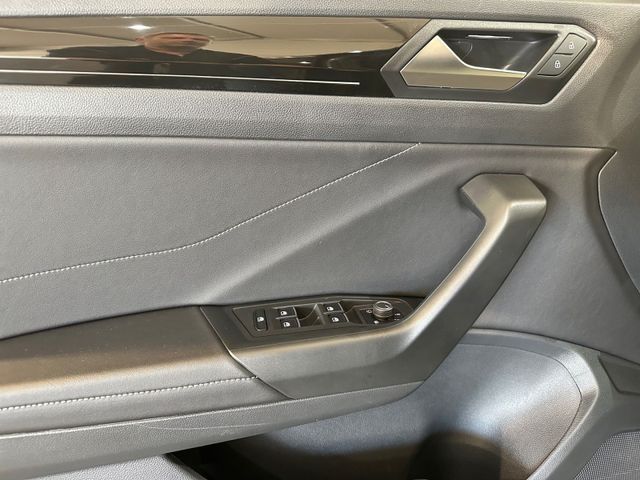 T-Roc 1.5 TSI DSG R-LINE LED+AHK+NAV+ACC+PDC+