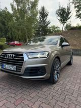 Audi Q7 3.0 TDI quattro S-Line/Standheizung/AHK/PANO