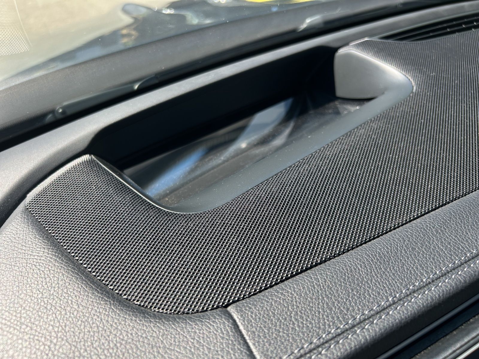 Fahrzeugabbildung Mercedes-Benz 4M AMG int+22" E-Active DISTRO Memo MLED HUD