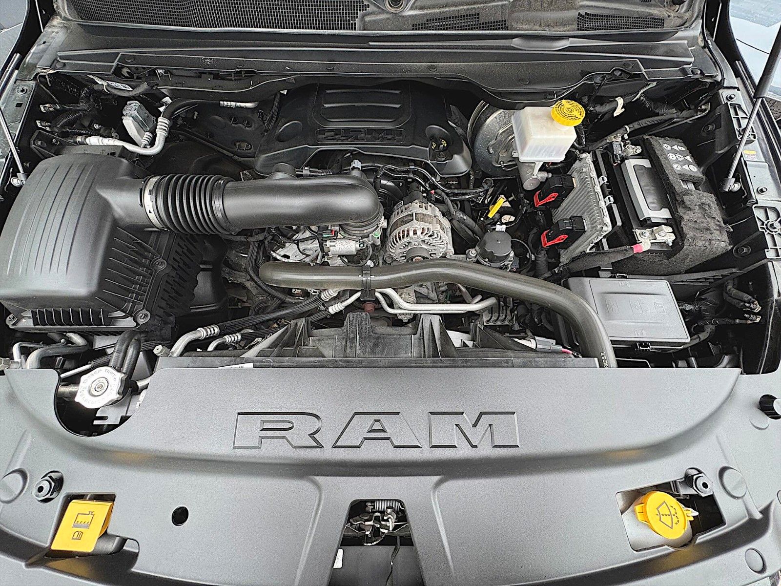 Fahrzeugabbildung Dodge RAM 5.7 V8 HEMI SPORT NIGHT Offroad 4x4 LED