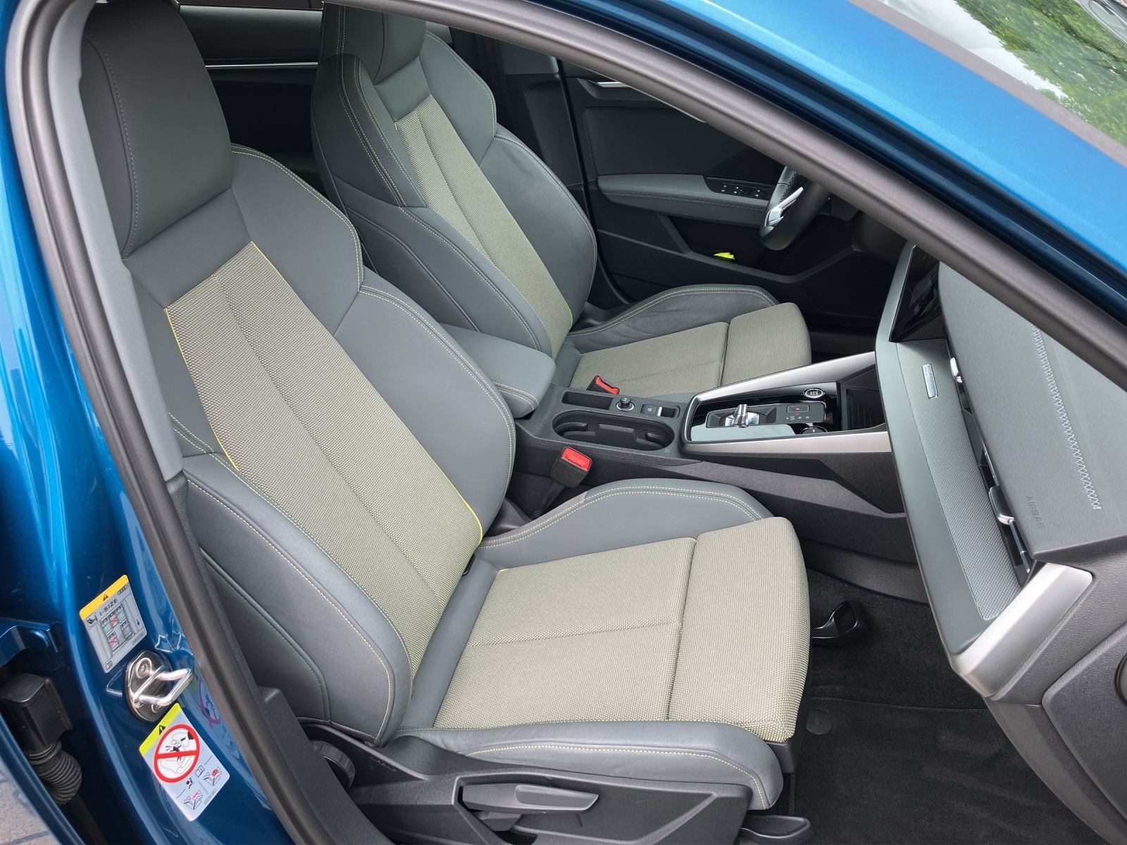 Fahrzeugabbildung Audi A3 Limousine 35 TFSI advanced MATRIX Navi ACC AH
