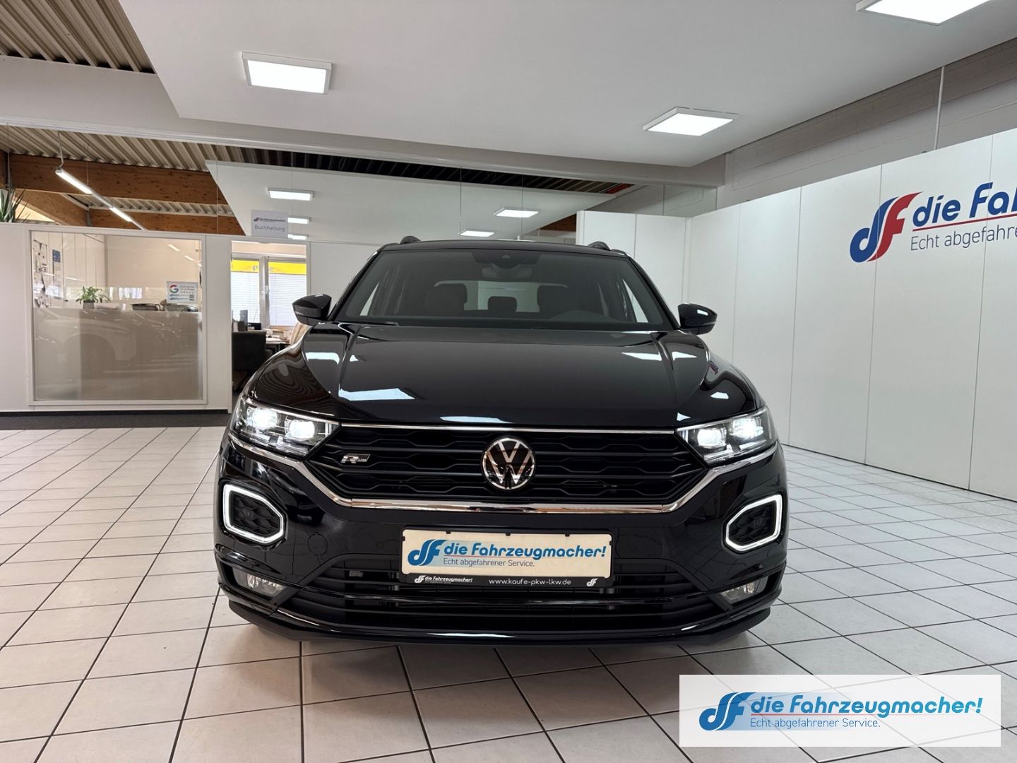 Fahrzeugabbildung Volkswagen T-Roc R-LINE Sportpaket ab.AHK Navi Digi.Cockpit