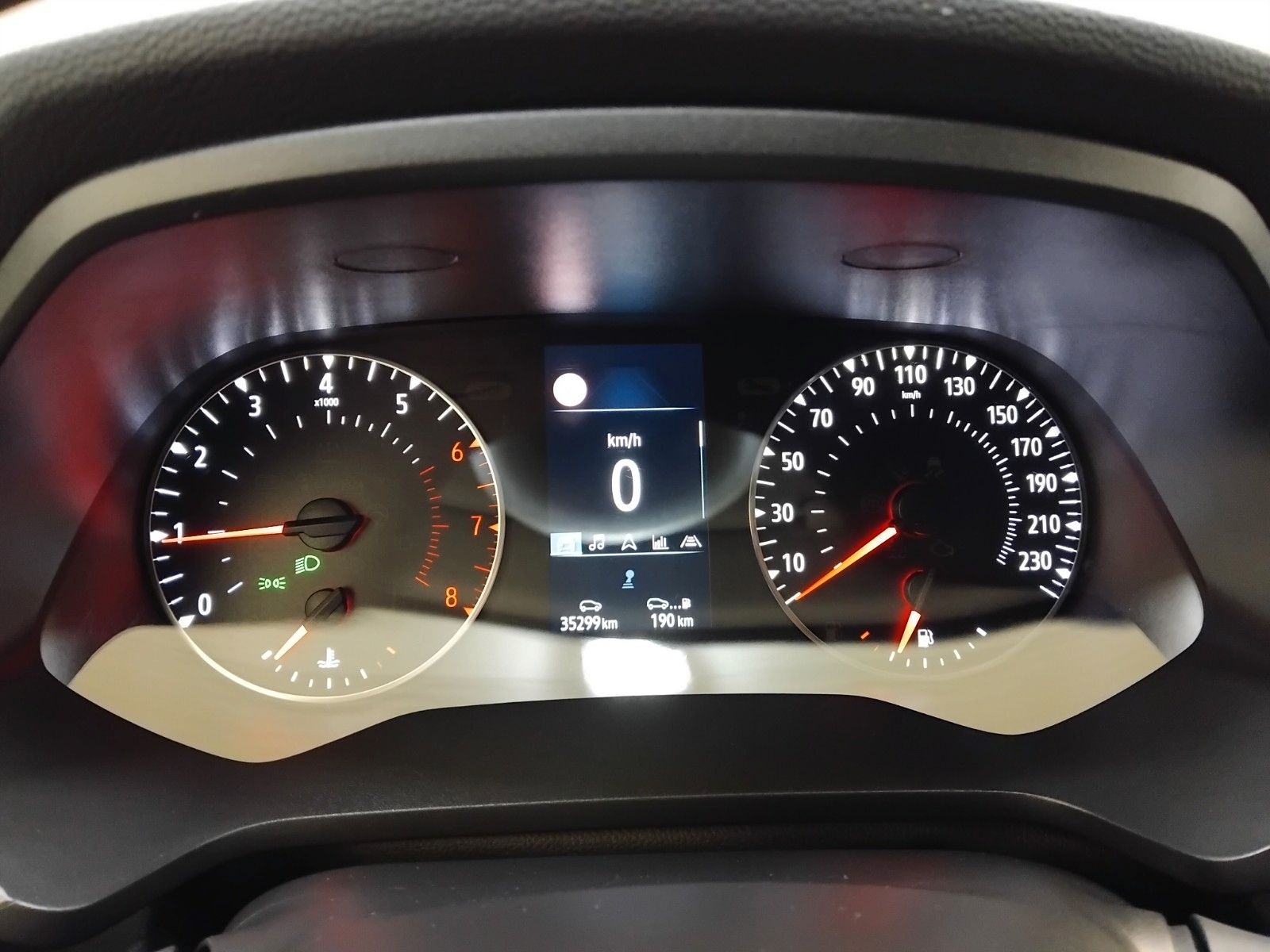 Renault Captur (06/2026, Benzin)
