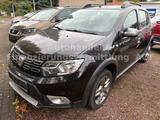 Dacia Sandero II Stepway Essential - Dacia Sandero Essential mit Benzin-Antrieb
