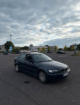 BMW 316i - Orientblaue Limousine mit Panoramadach - BMW 316 in Köln