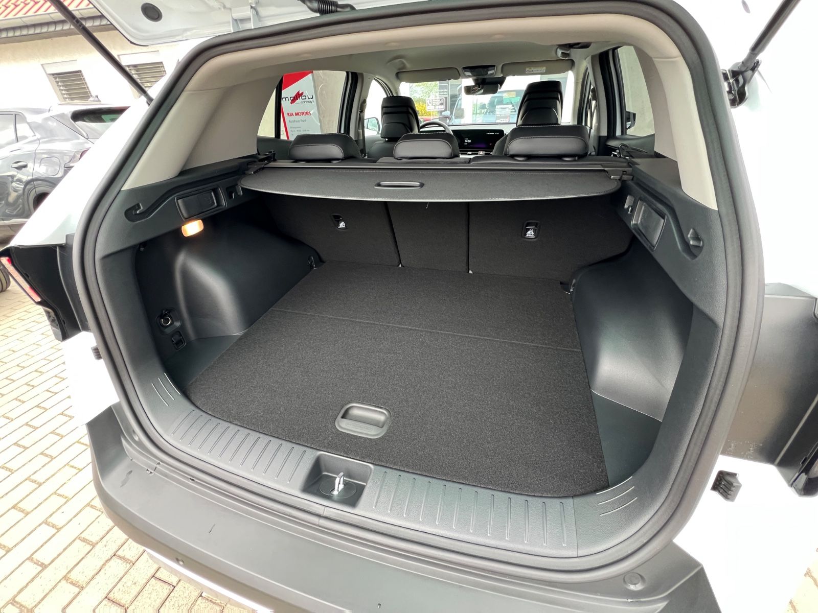 Fahrzeugabbildung Kia SPORTAGE 1.6T 48V 2WD DCT ULTIMATE EDITION
