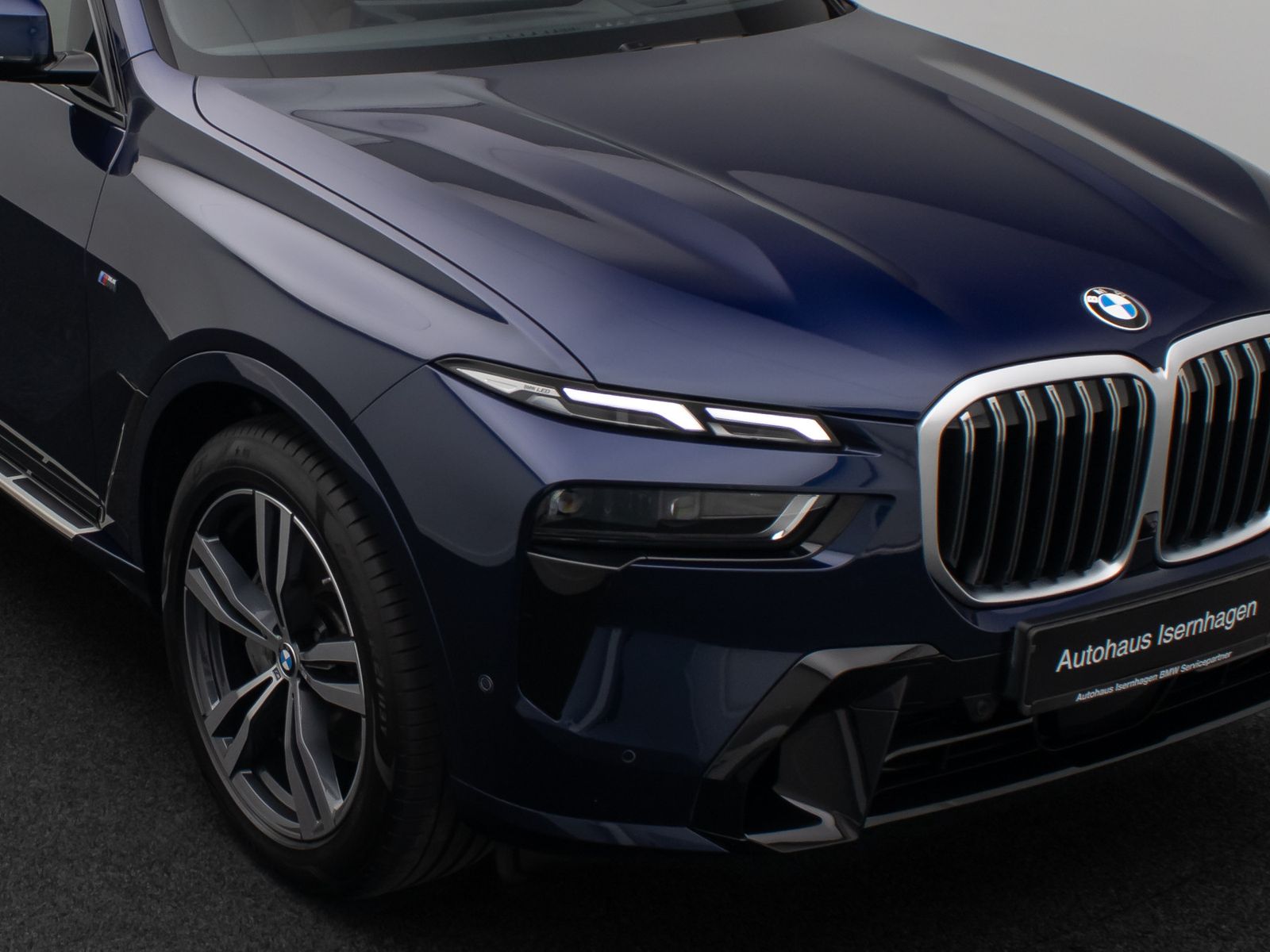 Fahrzeugabbildung BMW X7 xD40d M Sport 360&deg; SkyLounge H/K Individual