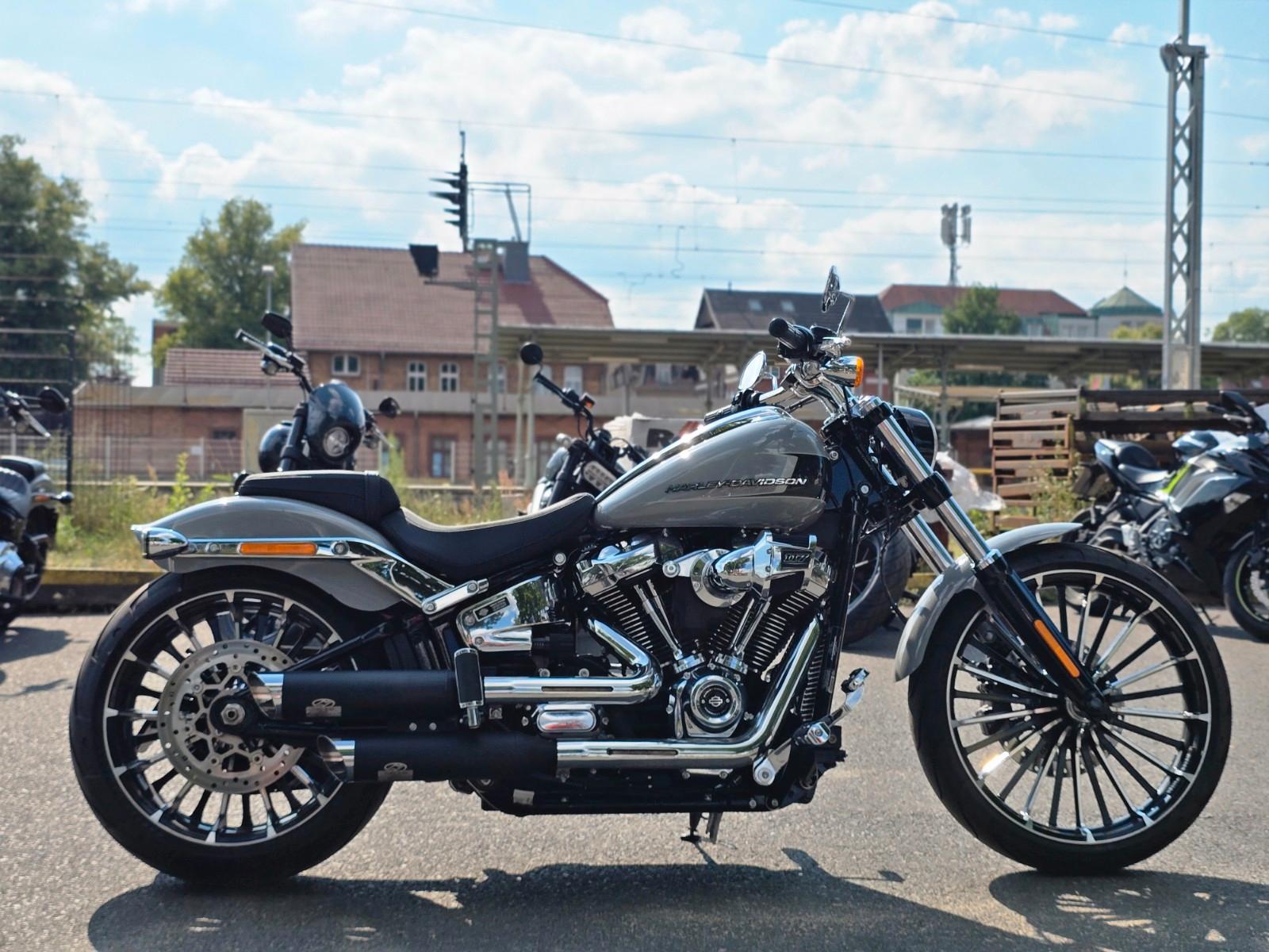 Harley-Davidson FXBR Breakout