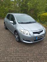 Toyota Auris 1,33-l-Dual-VVT-i - - Toyota Auris in Solingen