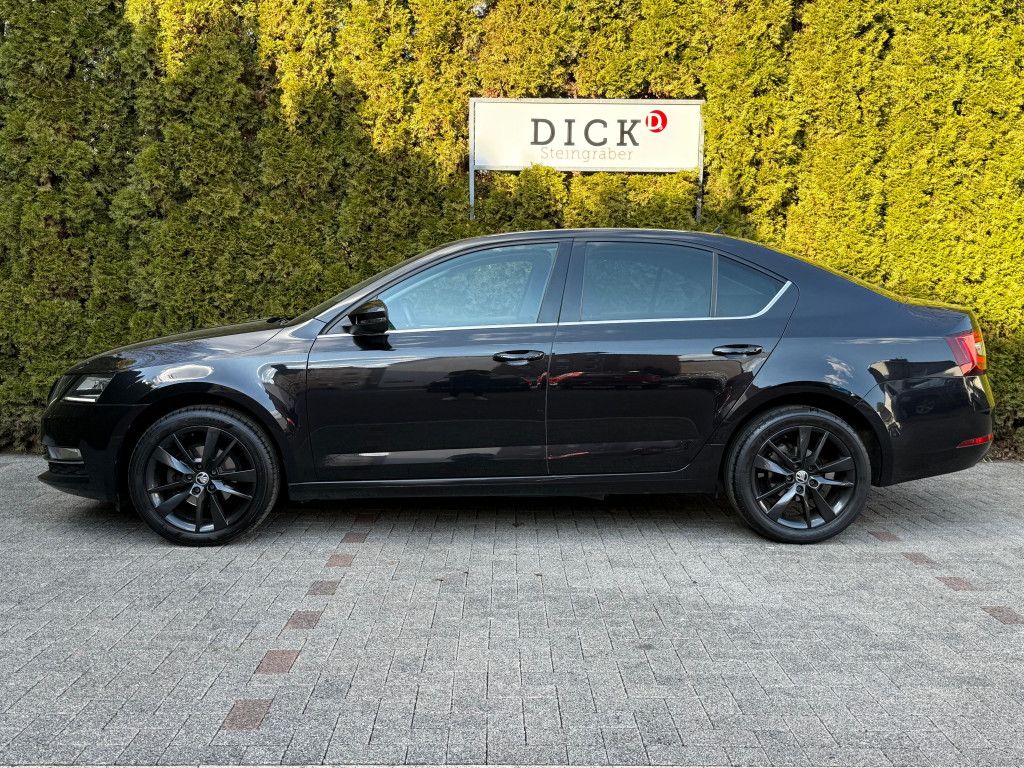 Fahrzeugabbildung SKODA Octavia 1.6 TDI Premium Edition LED+KAM+TEMP+SHZ