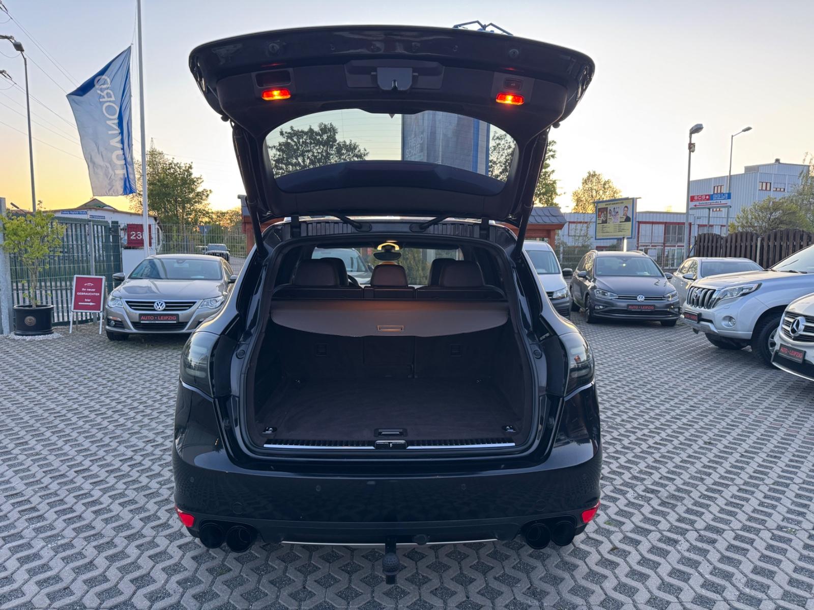 PORSCHE CAYENNE TURBO