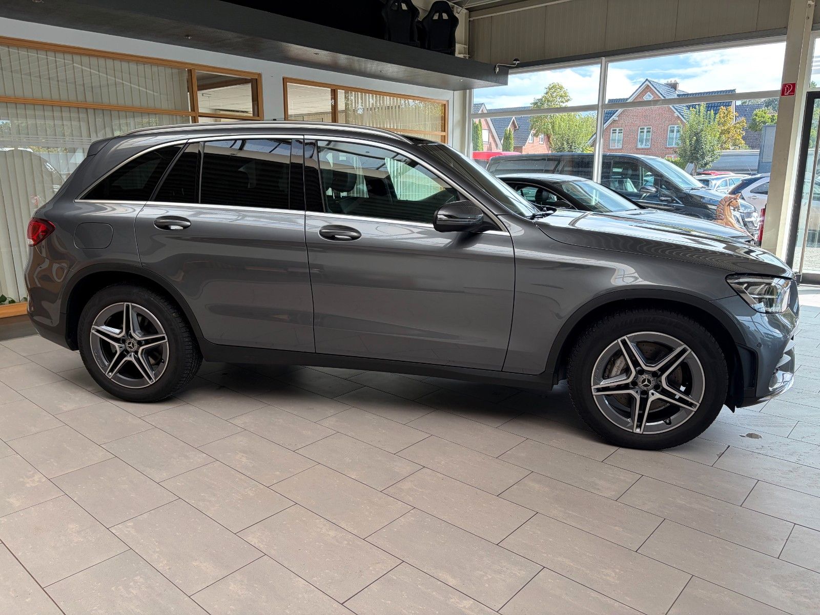Mercedes-Benz GLC 300 d AMG Line 4Matic AHK DISTRO PANO KAMERA foto 4