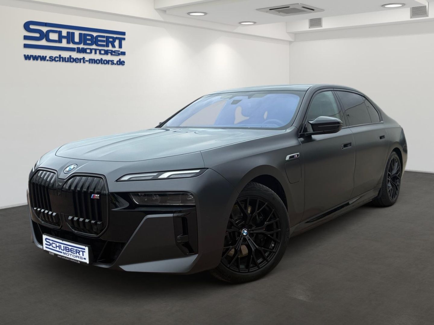 BMW M760 e xDrive M Aerodynamik Massage Live Cockpi