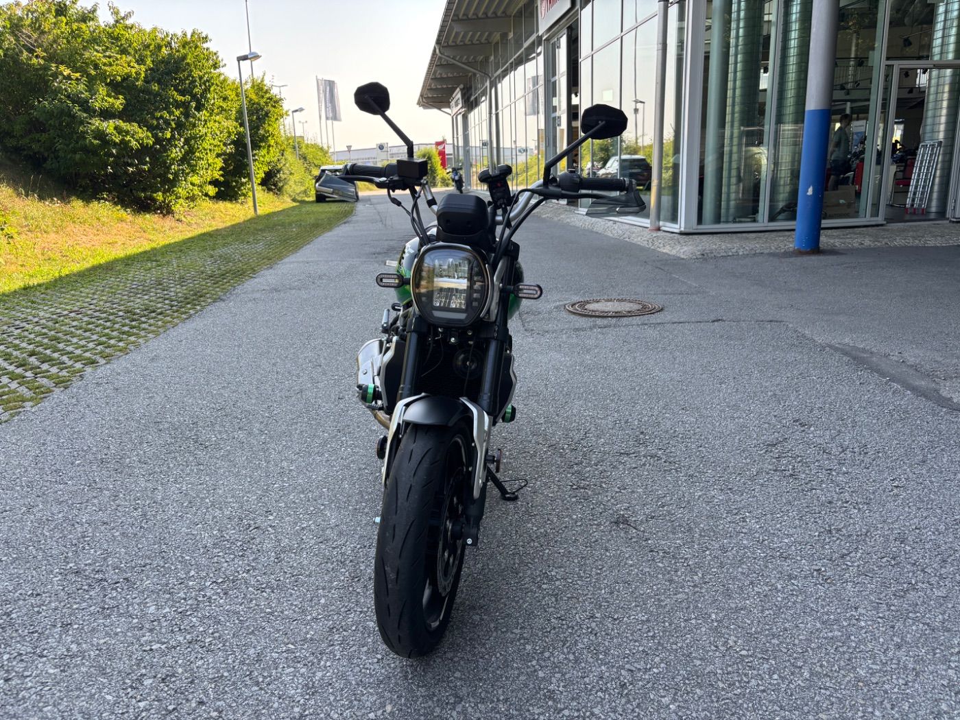 Fahrzeugabbildung VOGE LX300