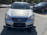 Volkswagen Golf V 1.6 Comfortline - VW Golf Gebrauchtwagen in Dresden