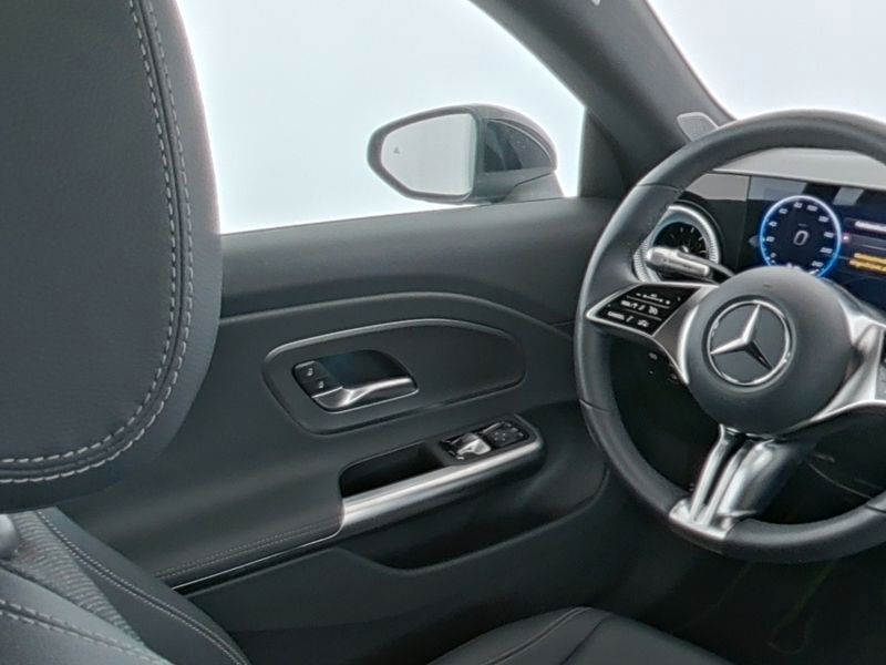 Fahrzeugabbildung Mercedes-Benz CLA 200 EQ Progressive DriveAssist+Pano+Keyless