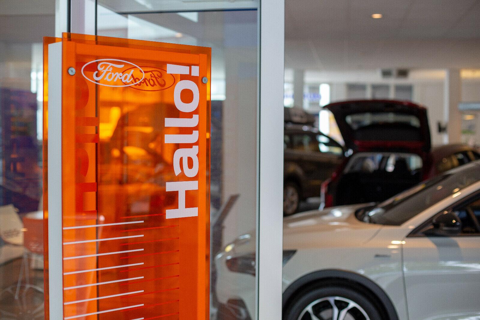 showroom-image-top