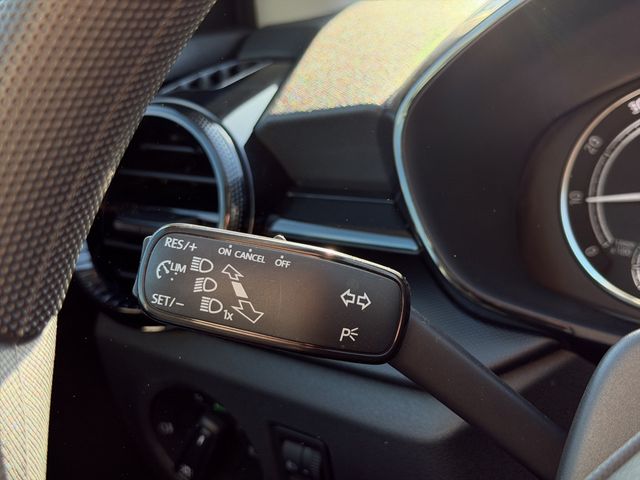 Fabia 1.0 MPI Active KLIMA PDC LED SCHEINWERFER