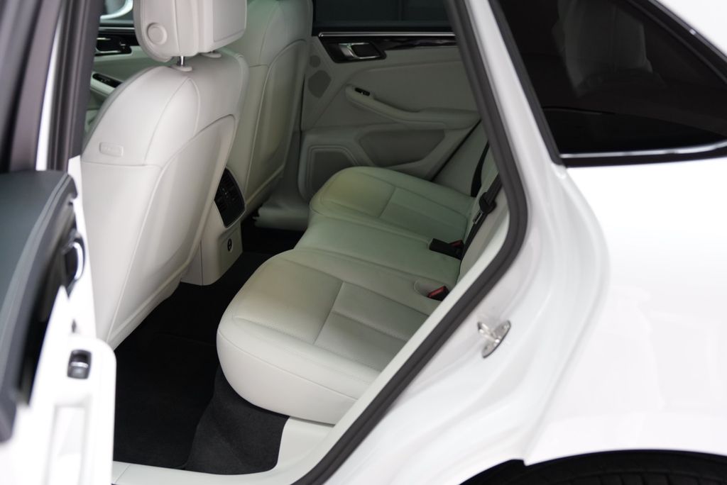 PORSCHE Macan S*CHRONO*PANO*PDLS+*ACC*360*BICOLOR*MEMORY PORSCHE Macan S*CHRONO*PANO*PDLS+*ACC*360*BICOLOR*MEMORY