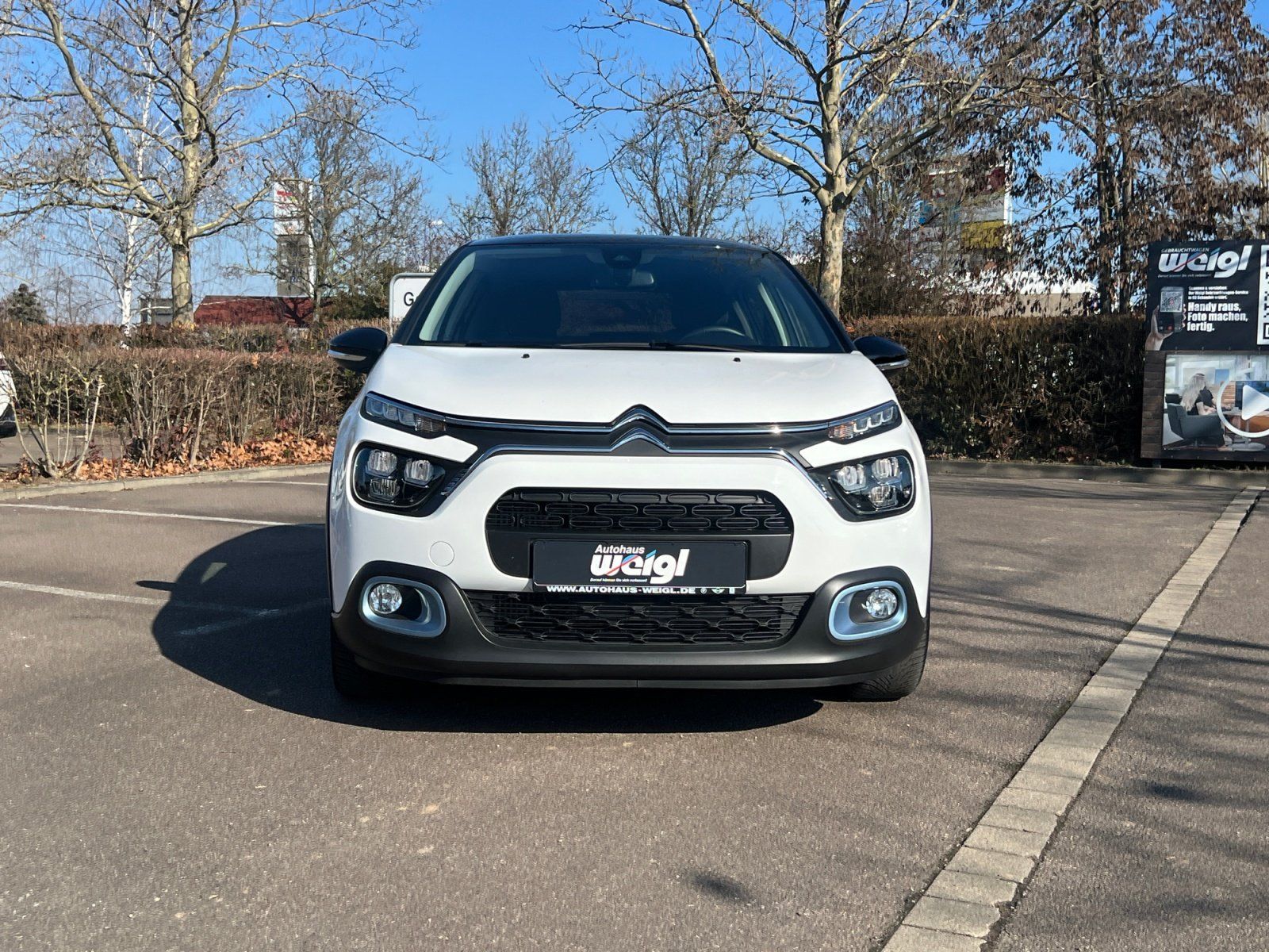Fahrzeugabbildung Citroën C3 PureTech 110 EAT6 Elle Automatik Sitzheizung