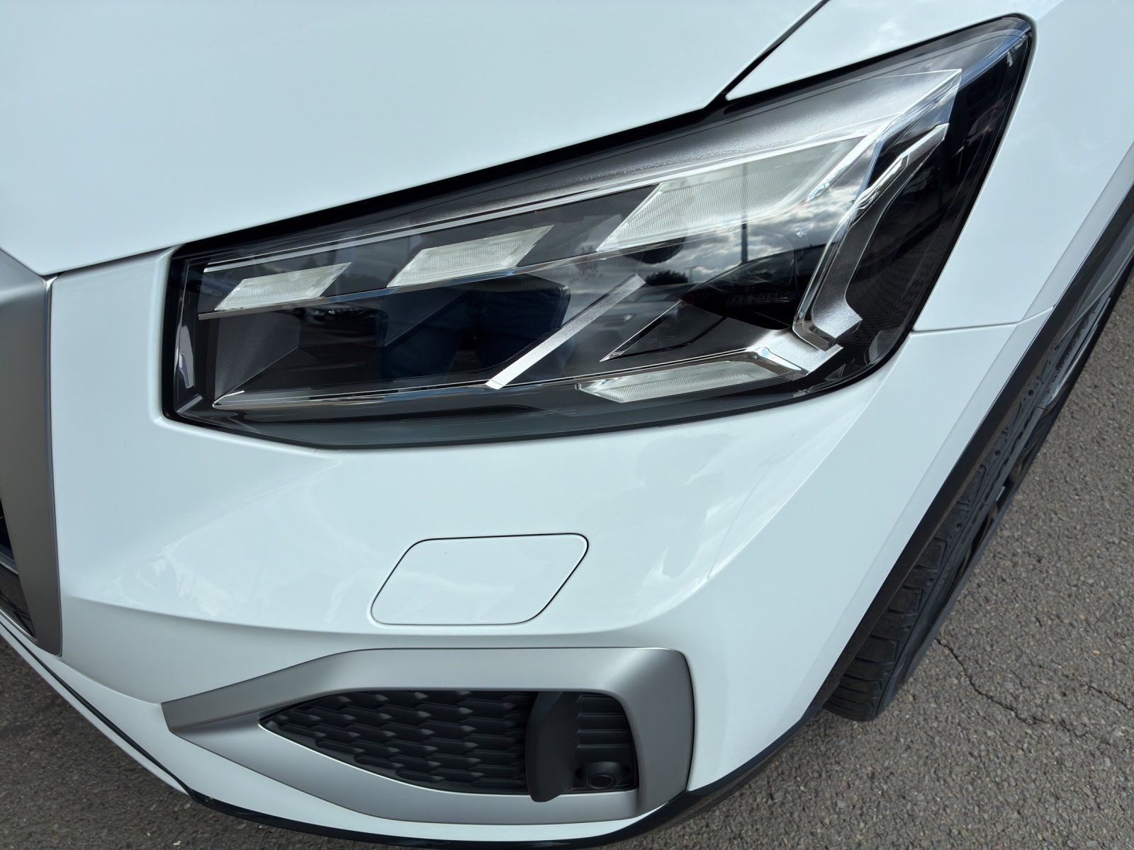 Fahrzeugabbildung Audi Q2 30 TFSI advanced AHK,Kamera,LED,Matrix,Navi