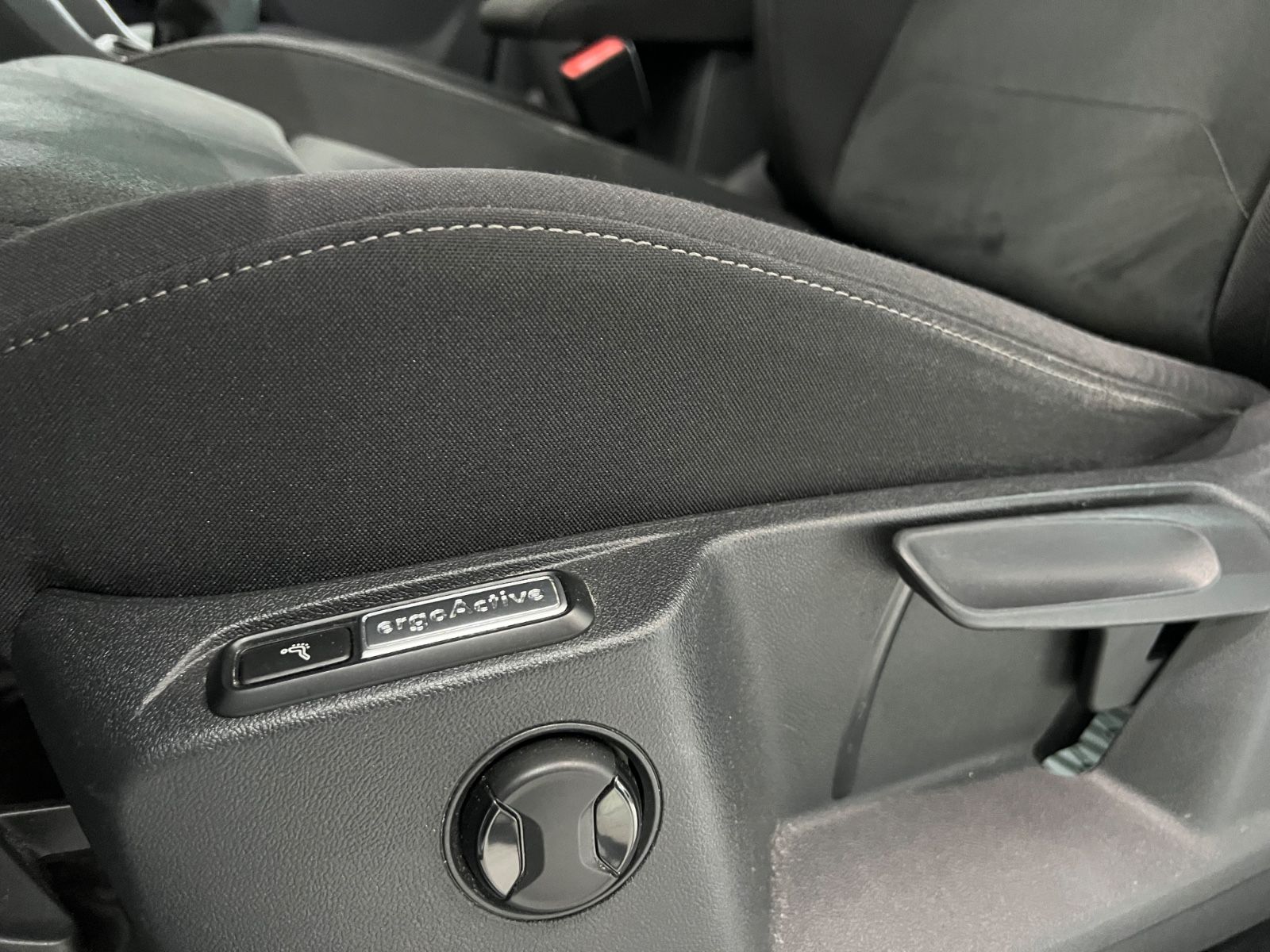 Fahrzeugabbildung Volkswagen Tiguan Comfortline 2.0TDI *DIGITALTACHO*LED*360°