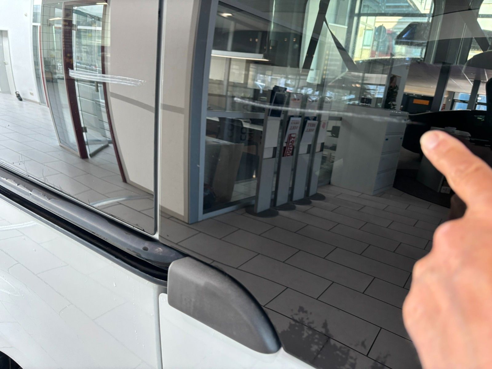 Fahrzeugabbildung Opel Vivaro 2.0D Kombi L1H1 9-SITZE/KLIMA/ALU/SolarPr