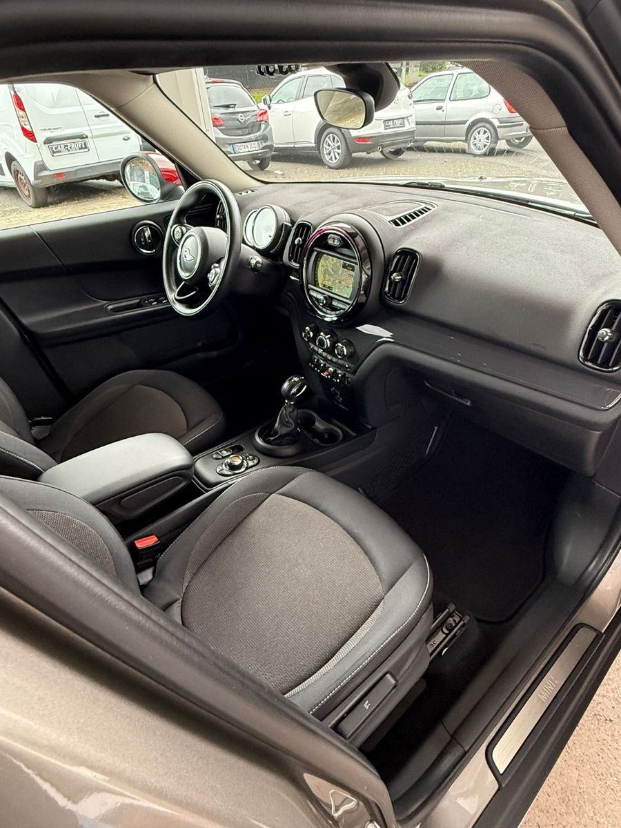 Fahrzeugabbildung MINI Cooper Countryman Autom. Navi/Panorama/1.Hand
